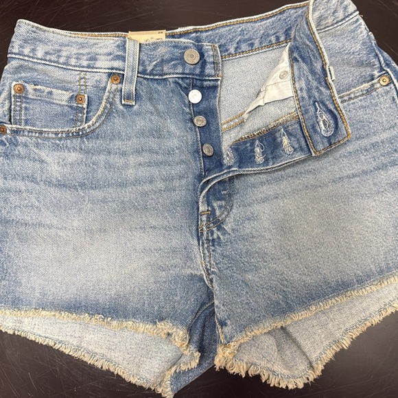 Levi 501 denim shorts - Picture 3 of 4